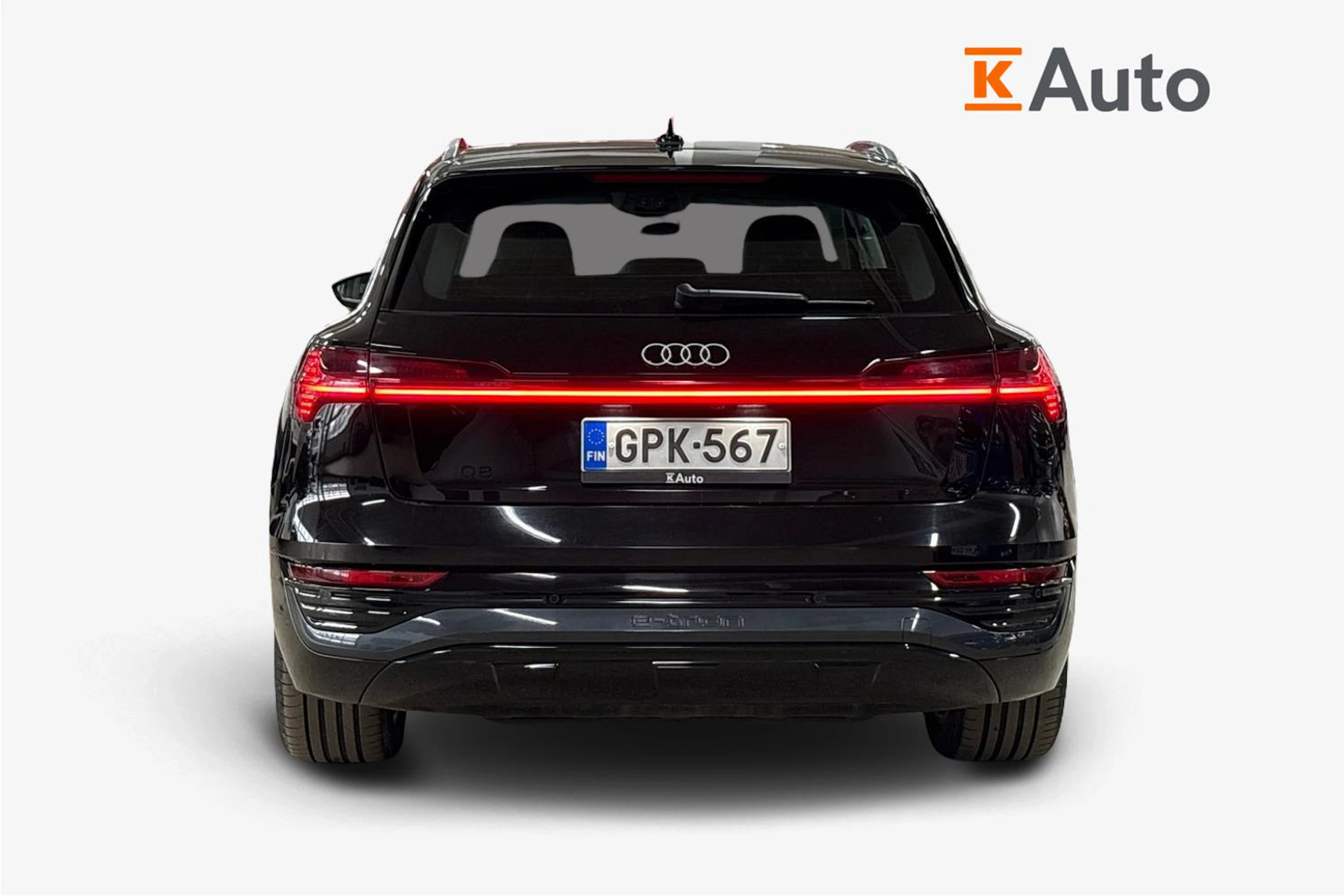 Musta Audi Q8 e-tron 2024 kuva 3.