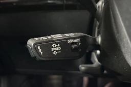 Musta Audi Q8 e-tron 2024 kuva 24.