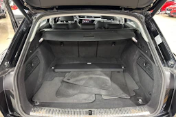 Musta Audi Q8 e-tron 2024 kuva 27.