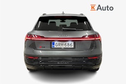 harmaa Audi Q8 e-tron 2024 kuva 3.