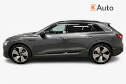 harmaa Audi Q8 e-tron 2024 kuva 6.