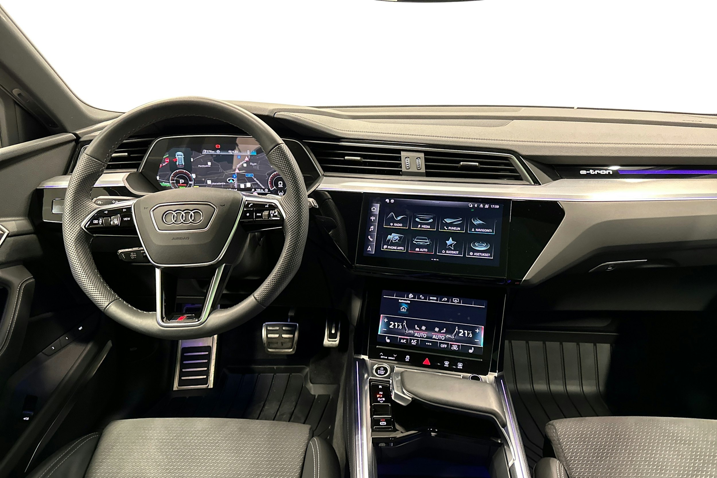 harmaa Audi Q8 e-tron 2024 kuva 9.
