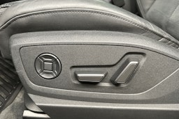 harmaa Audi Q8 e-tron 2024 kuva 32.