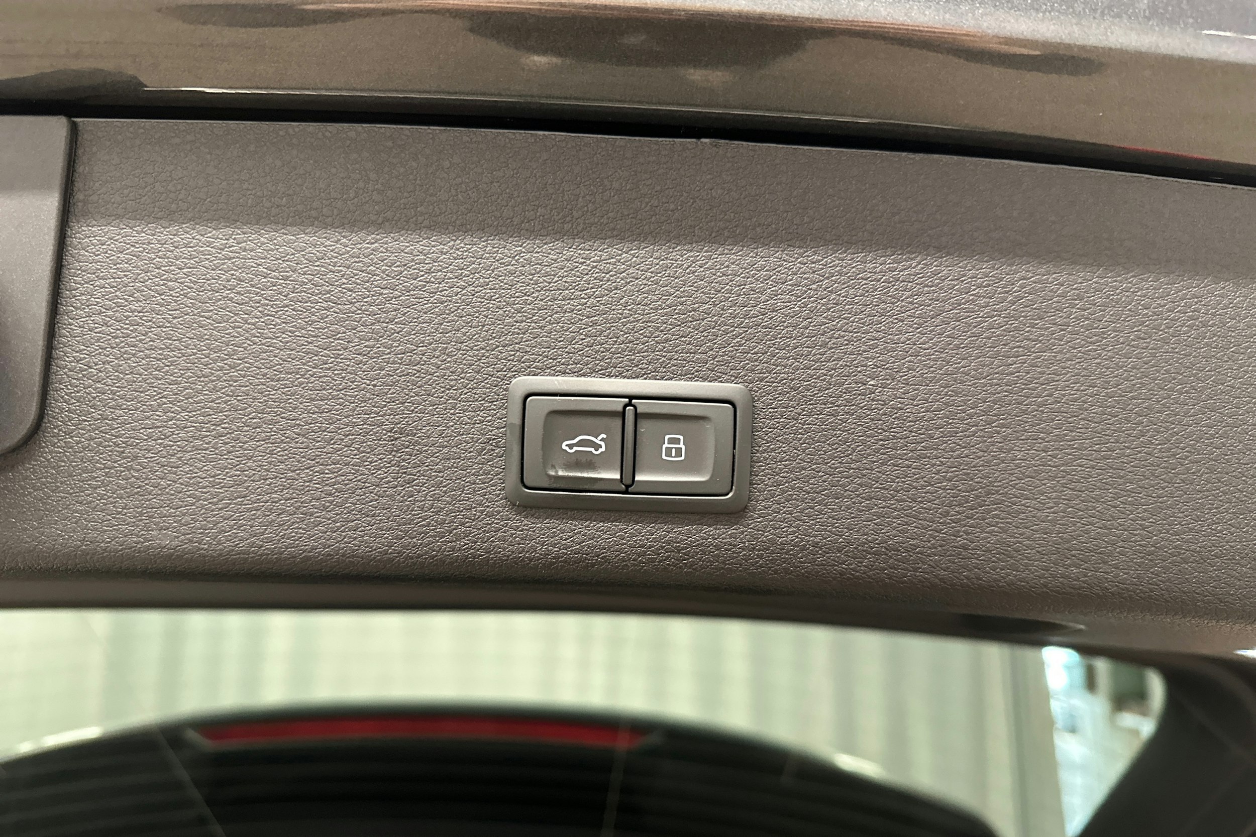 harmaa Audi Q8 e-tron 2024 kuva 37.