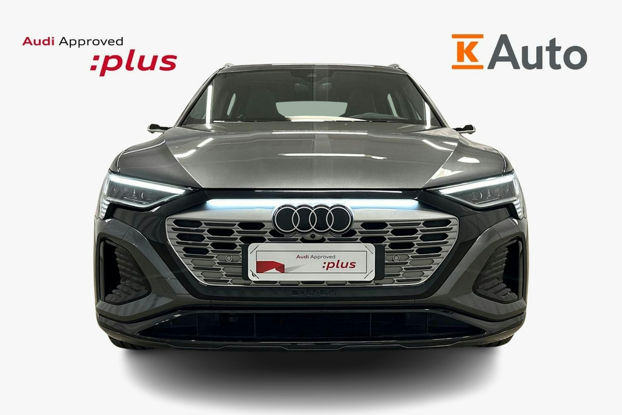 harmaa Audi Q8 e-tron 2024 kuva 5.