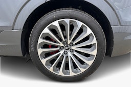 harmaa Audi Q8 e-tron 2024 kuva 11.