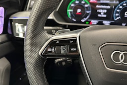harmaa Audi Q8 e-tron 2024 kuva 13.