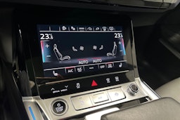 harmaa Audi Q8 e-tron 2024 kuva 28.