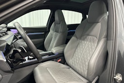 harmaa Audi Q8 e-tron 2024 kuva 33.