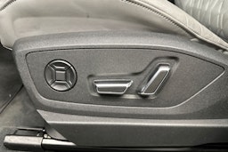 harmaa Audi Q8 e-tron 2024 kuva 34.
