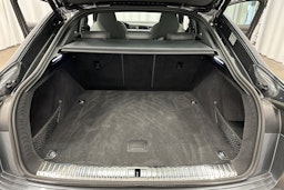 harmaa Audi Q8 e-tron 2024 kuva 40.