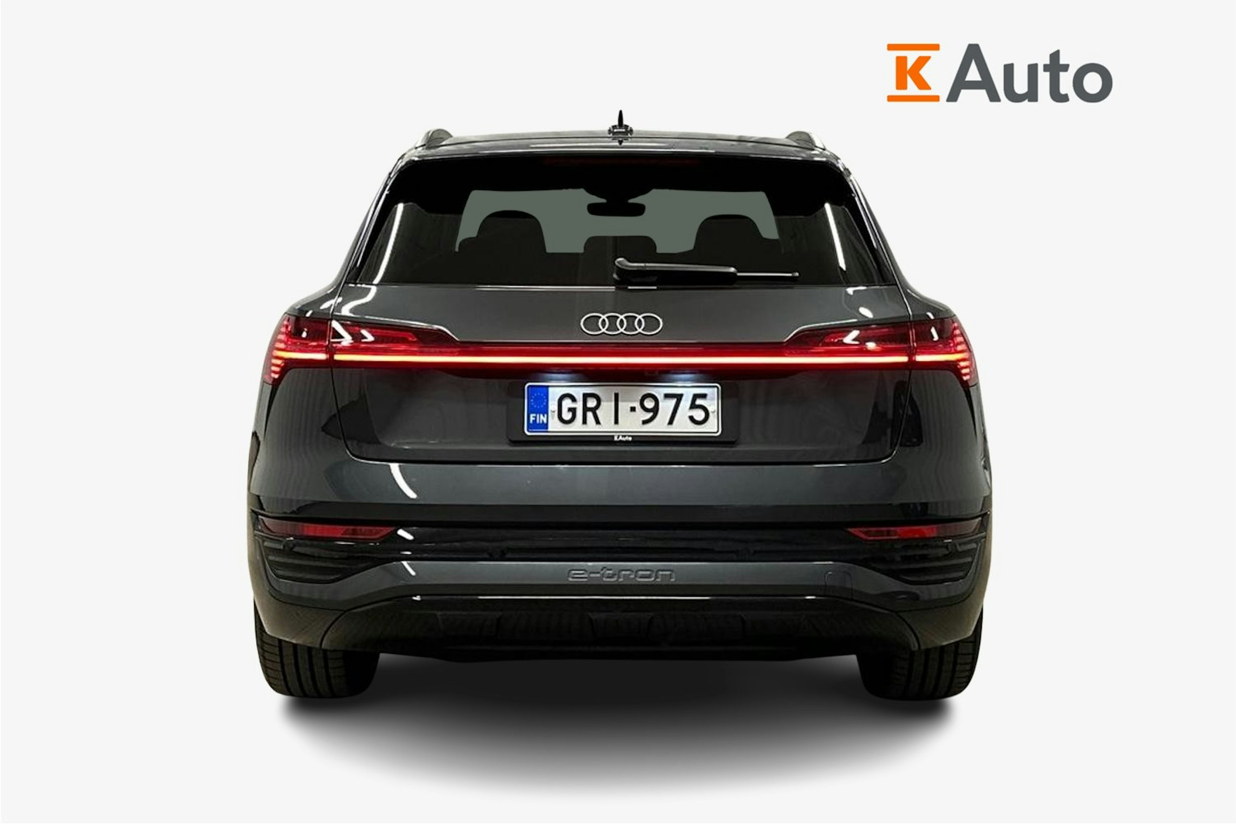 harmaa Audi Q8 e-tron 2024 kuva 3.