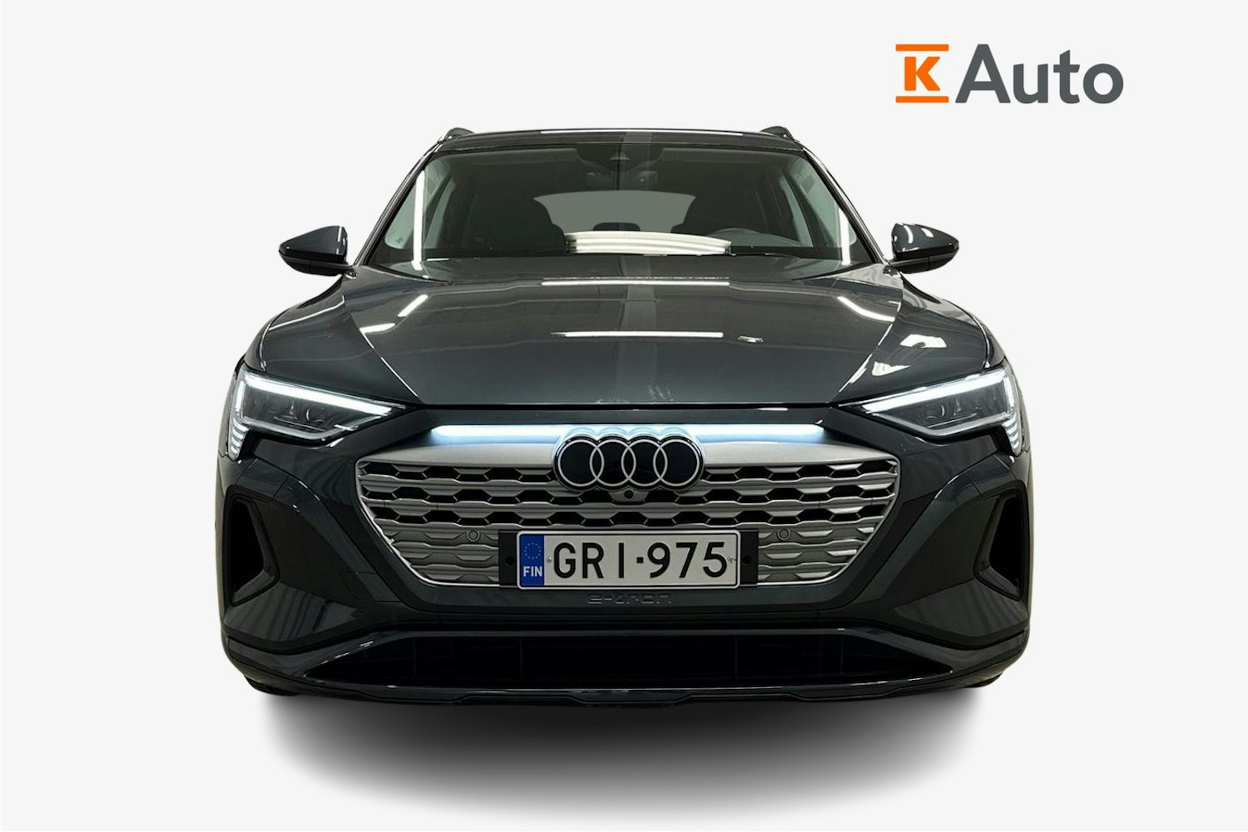 harmaa Audi Q8 e-tron 2024 kuva 5.