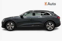 harmaa Audi Q8 e-tron 2024 kuva 6.