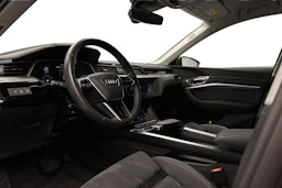 harmaa Audi Q8 e-tron 2024 kuva 7.