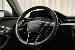 harmaa Audi Q8 e-tron 2024 kuva 17.