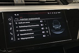 harmaa Audi Q8 e-tron 2024 kuva 27.