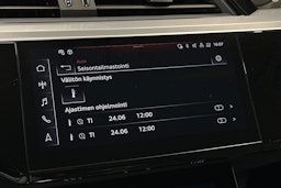 harmaa Audi Q8 e-tron 2024 kuva 29.