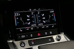 harmaa Audi Q8 e-tron 2024 kuva 31.