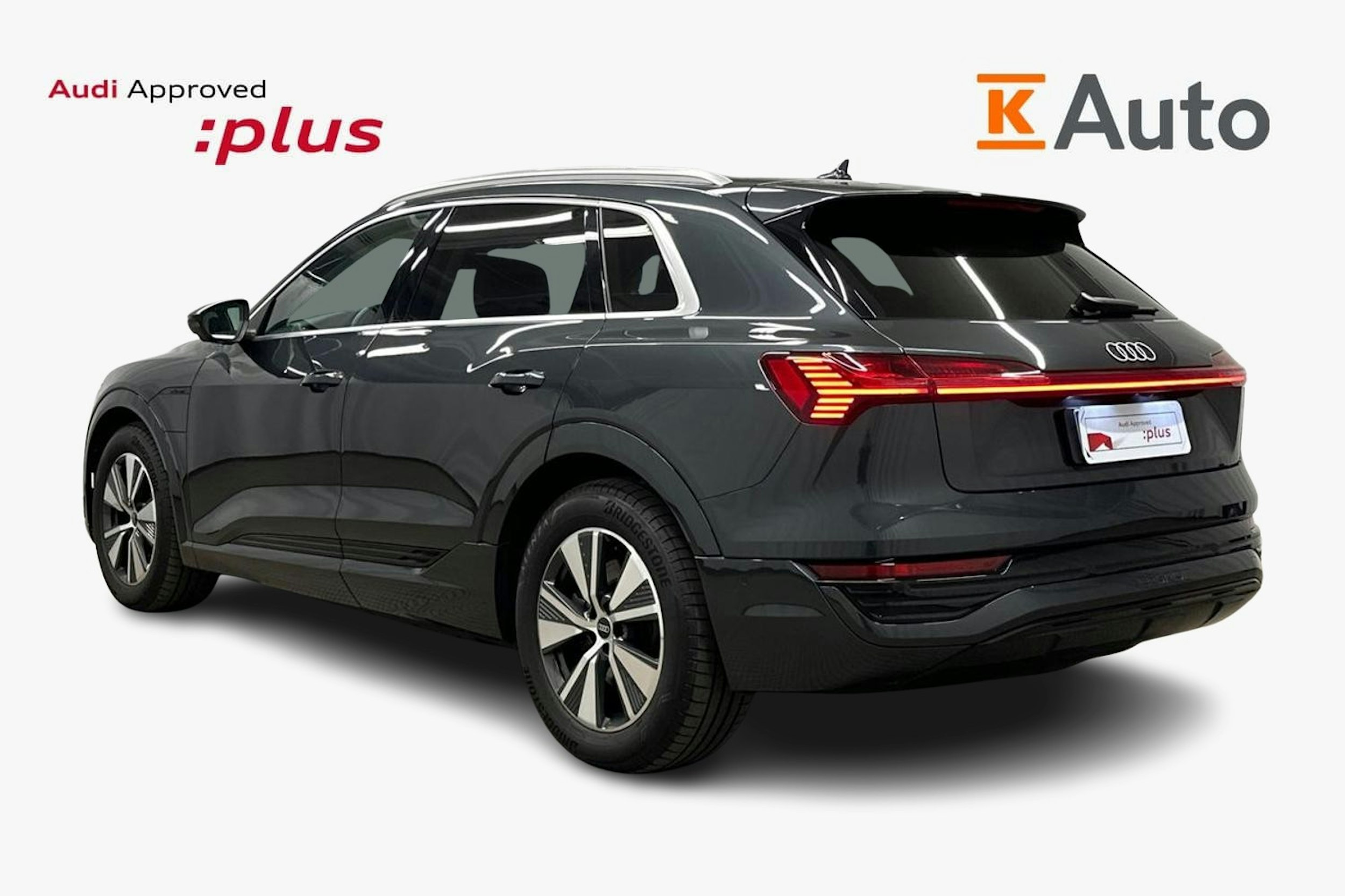 harmaa Audi Q8 e-tron 2024 kuva 2.