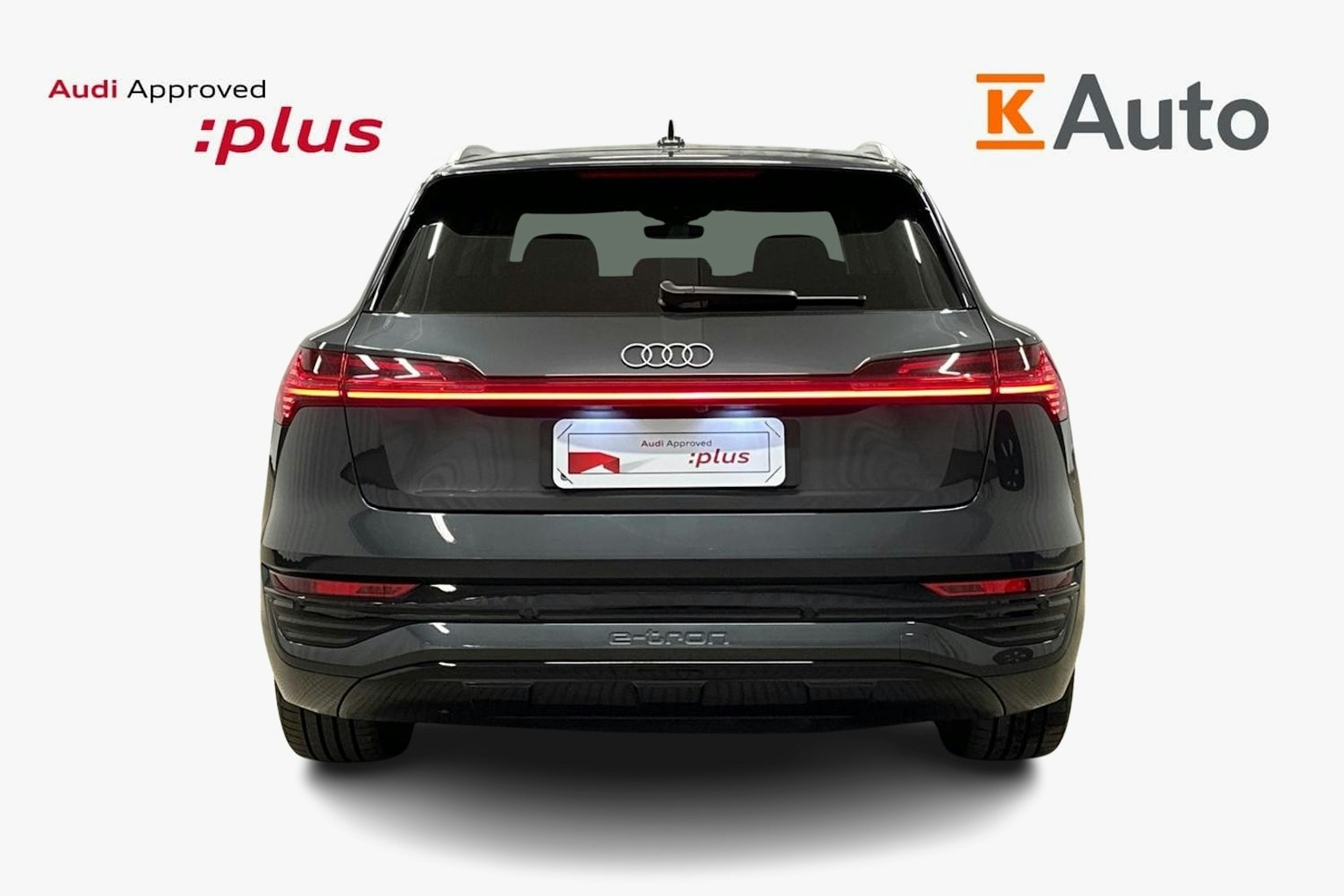 harmaa Audi Q8 e-tron 2024 kuva 3.