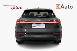 harmaa Audi Q8 e-tron 2024 kuva 3.