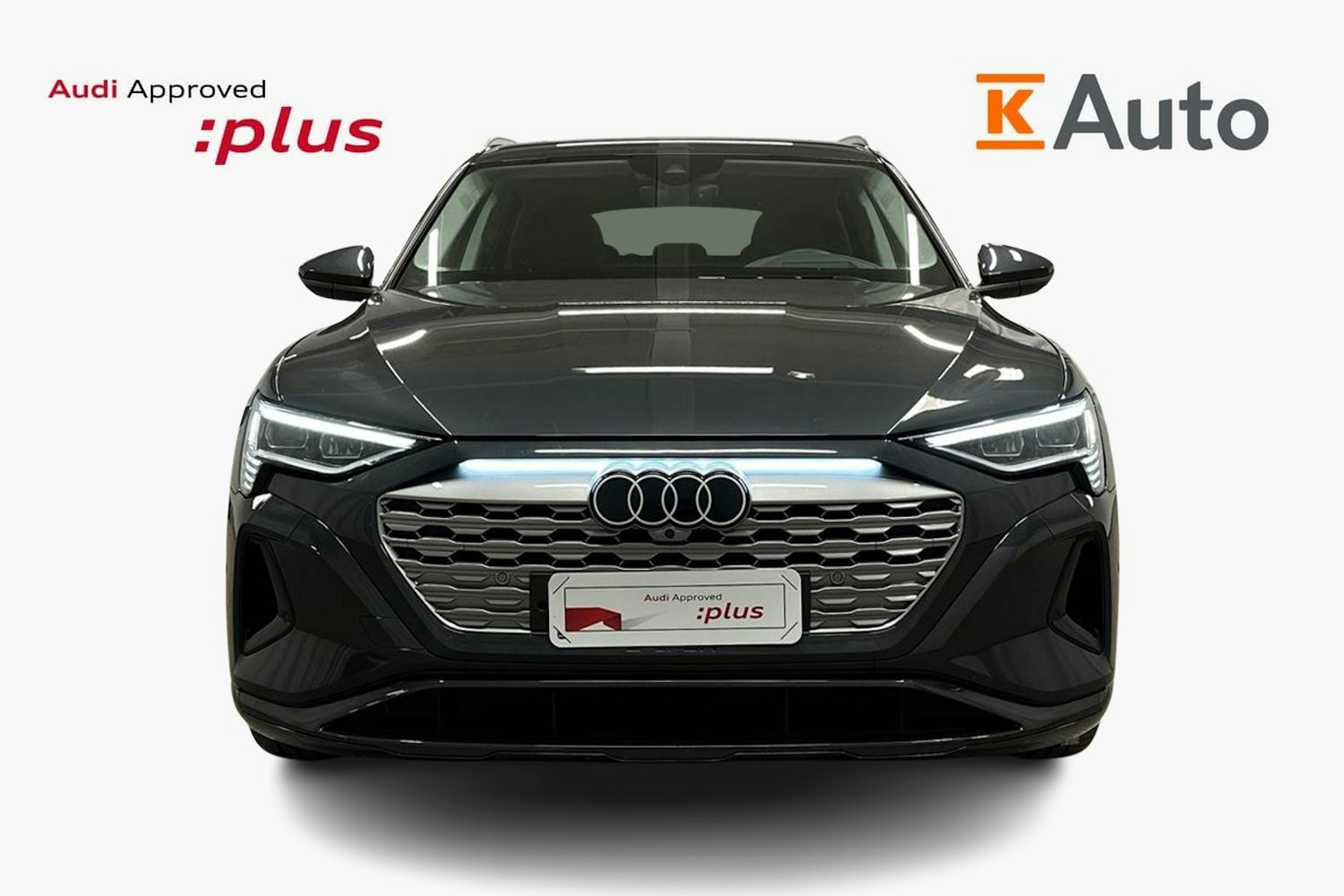 harmaa Audi Q8 e-tron 2024 kuva 5.