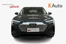 harmaa Audi Q8 e-tron 2024 kuva 5.