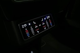harmaa Audi Q8 e-tron 2024 kuva 15.
