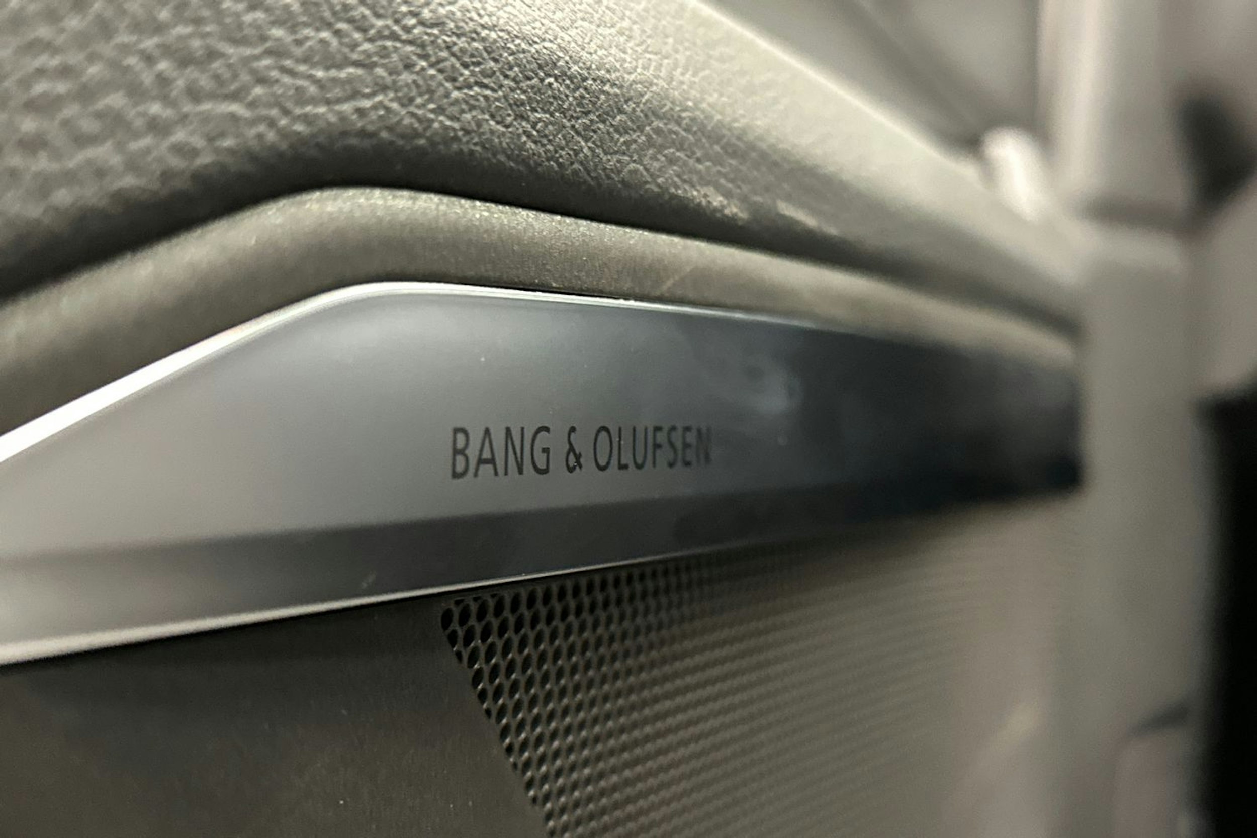 harmaa Audi Q8 e-tron 2024 kuva 23.