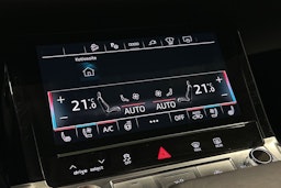 harmaa Audi Q8 e-tron 2024 kuva 29.