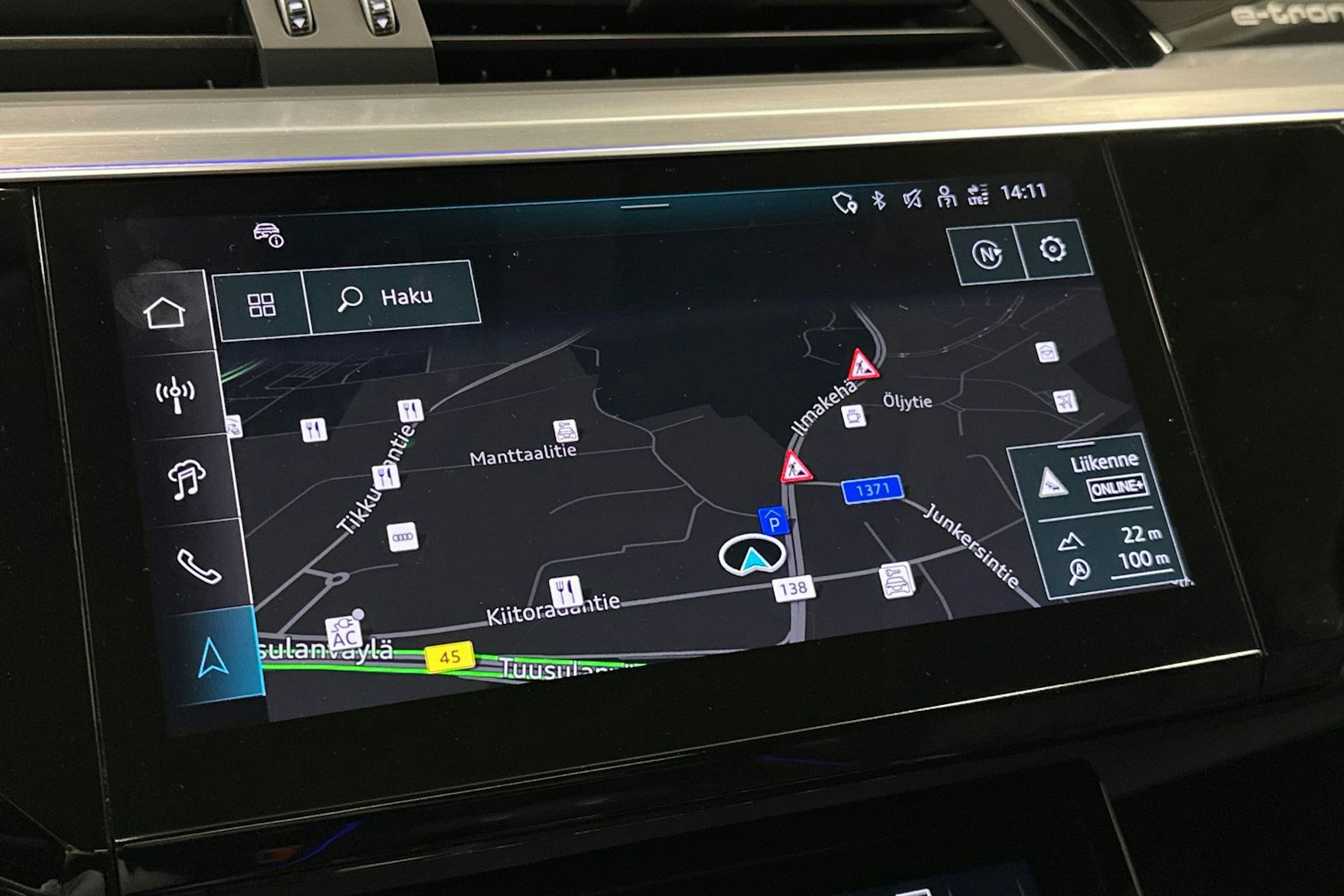 harmaa Audi Q8 e-tron 2024 kuva 31.