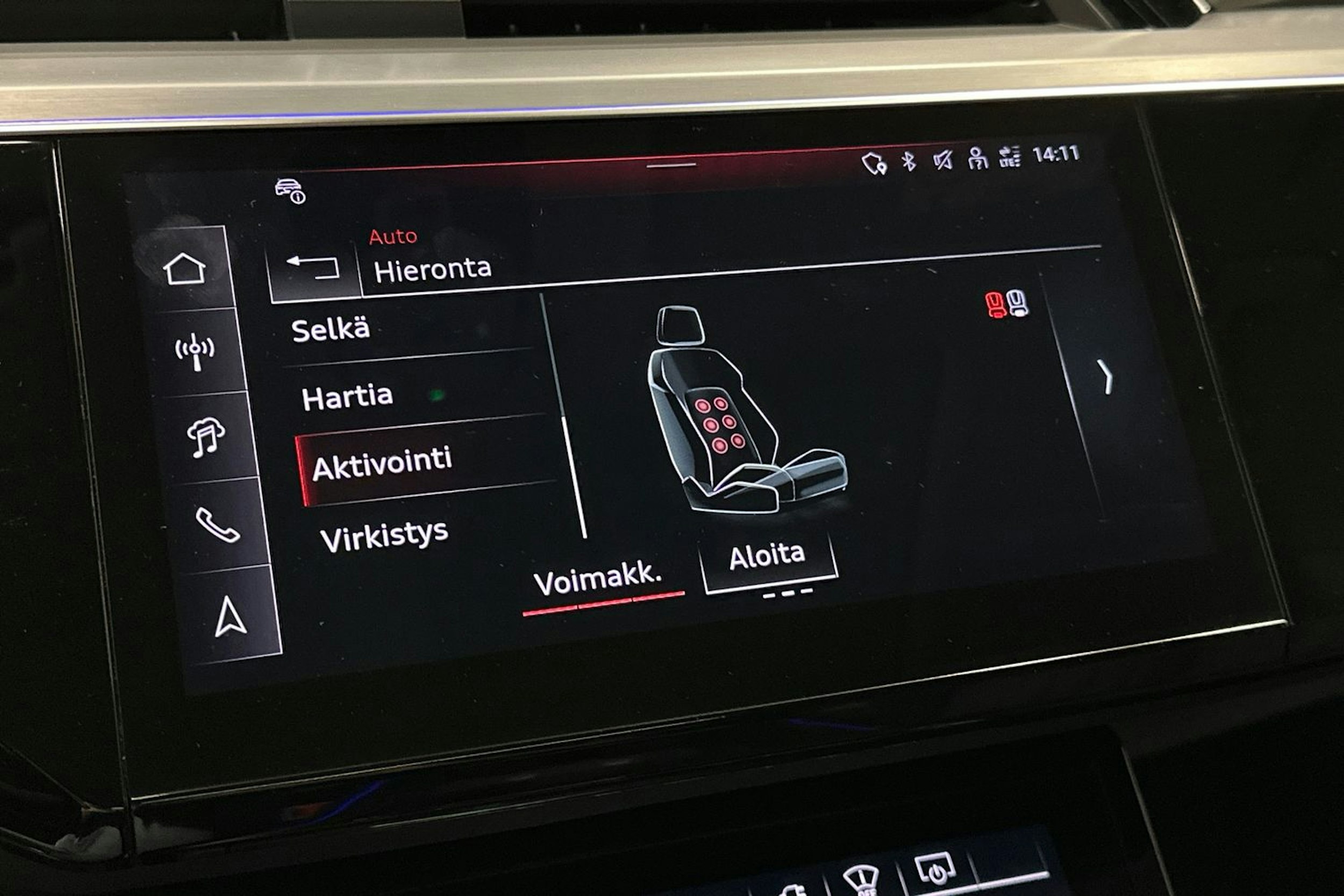 harmaa Audi Q8 e-tron 2024 kuva 35.