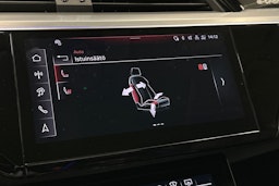 harmaa Audi Q8 e-tron 2024 kuva 36.