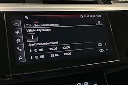 harmaa Audi Q8 e-tron 2024 kuva 37.