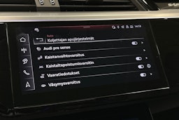 harmaa Audi Q8 e-tron 2024 kuva 39.