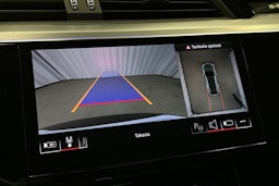 harmaa Audi Q8 e-tron 2024 kuva 41.