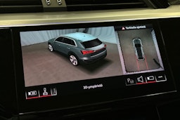 harmaa Audi Q8 e-tron 2024 kuva 42.