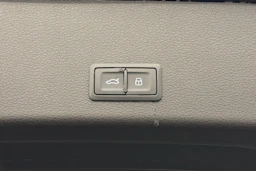harmaa Audi Q8 e-tron 2024 kuva 12.