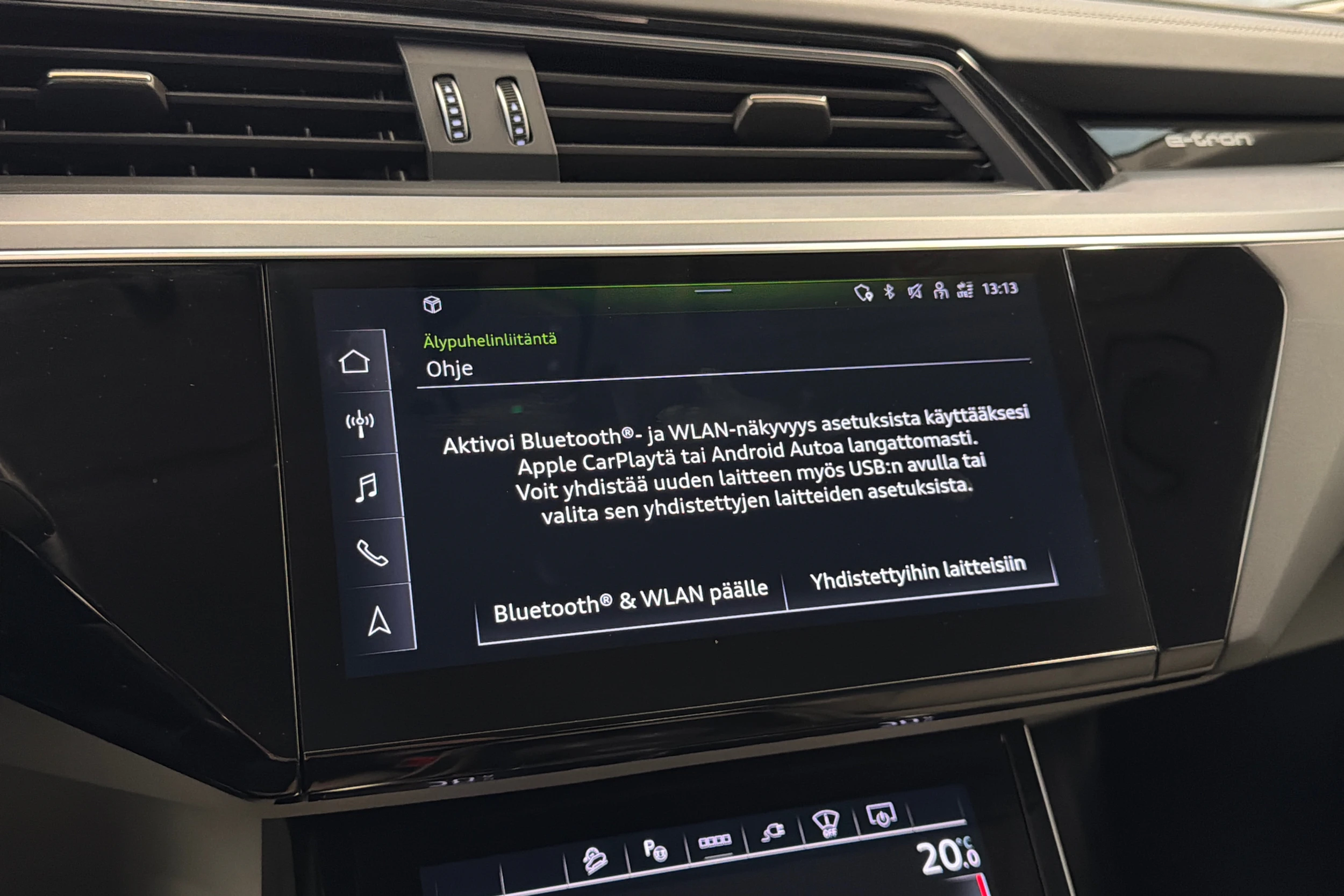 harmaa Audi Q8 e-tron 2024 kuva 26.