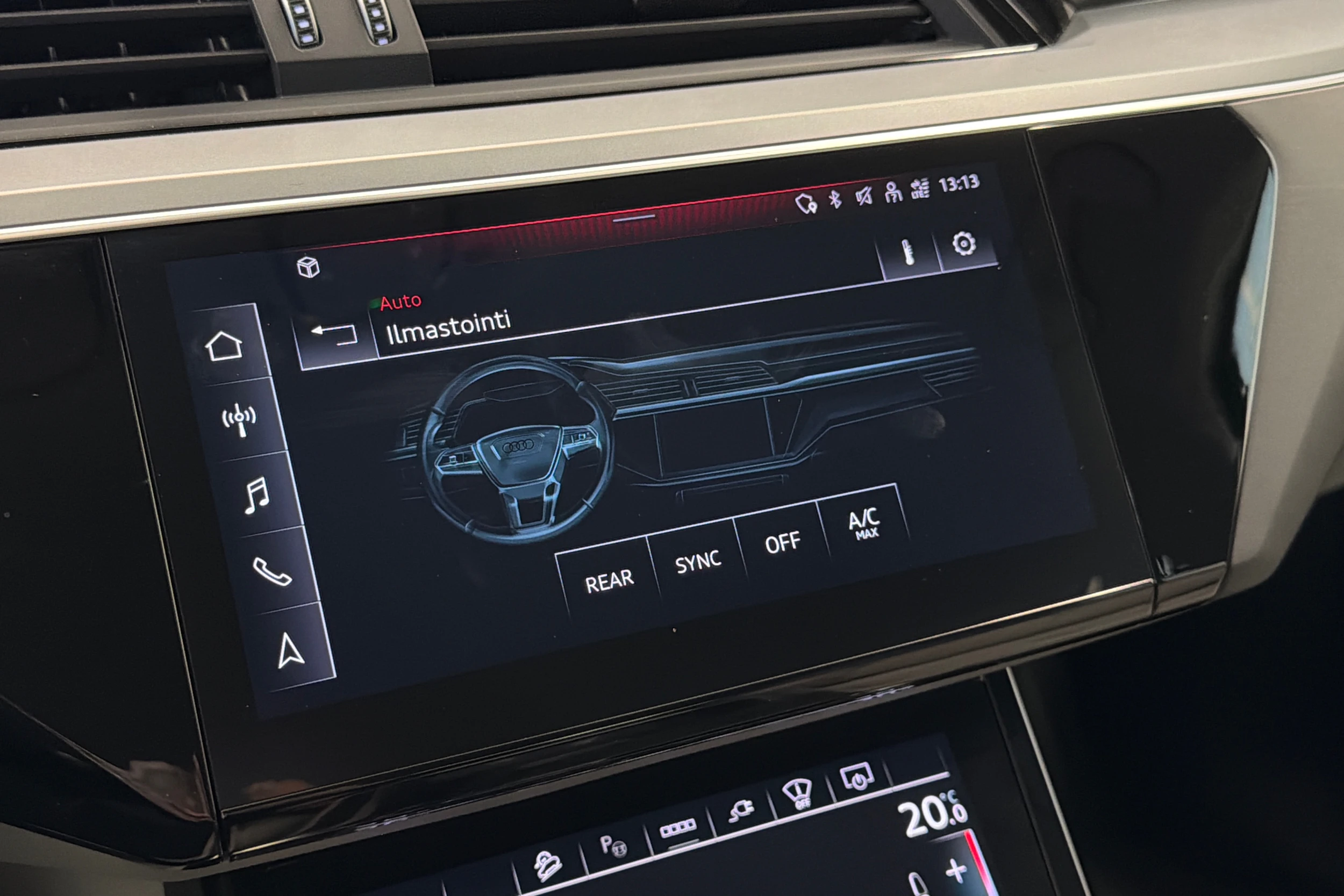 harmaa Audi Q8 e-tron 2024 kuva 27.