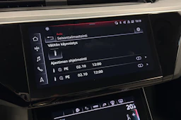 harmaa Audi Q8 e-tron 2024 kuva 28.