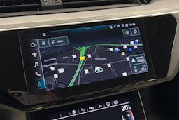 harmaa Audi Q8 e-tron 2024 kuva 29.