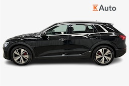 musta Audi Q8 e-tron 2024 kuva 6.