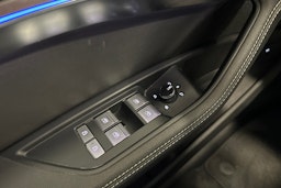 musta Audi Q8 e-tron 2024 kuva 18.