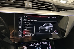musta Audi Q8 e-tron 2024 kuva 22.