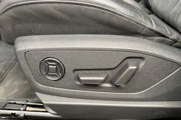 musta Audi Q8 e-tron 2024 kuva 28.