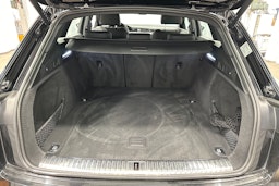 musta Audi Q8 e-tron 2024 kuva 31.