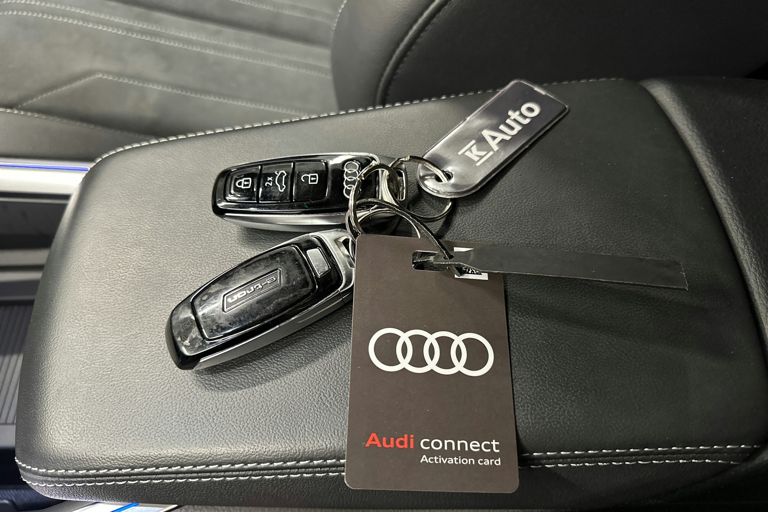 musta Audi Q8 e-tron 2024 kuva 33.