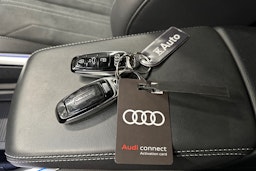 musta Audi Q8 e-tron 2024 kuva 33.